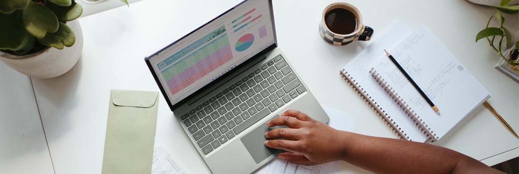 Freelance Web Developer vs. Agency